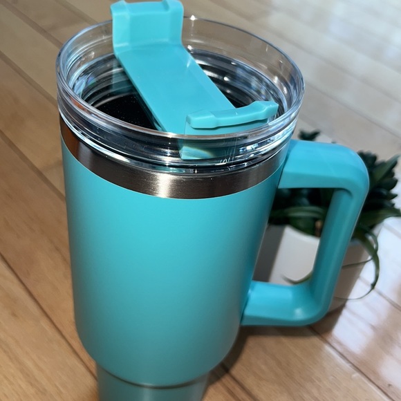 Blue 40 oz cup - Picture 3 of 4